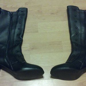 Womens Hi Heel Black Boots with buttons and Zipper